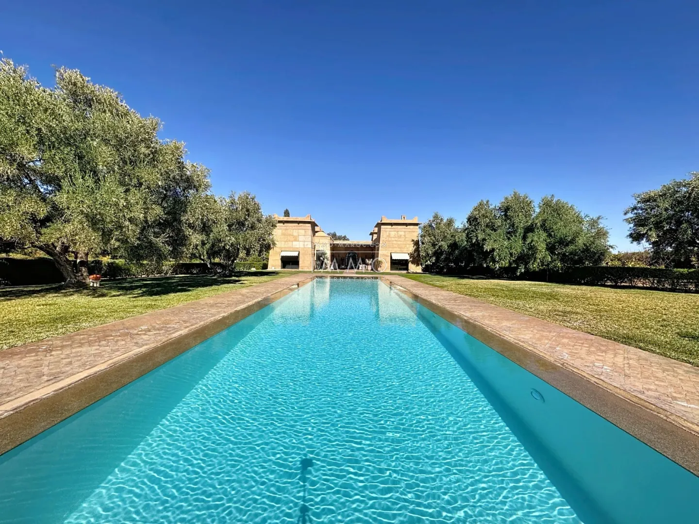 Magnífica propiedad de una sola planta con impresionantes vistas del atlas