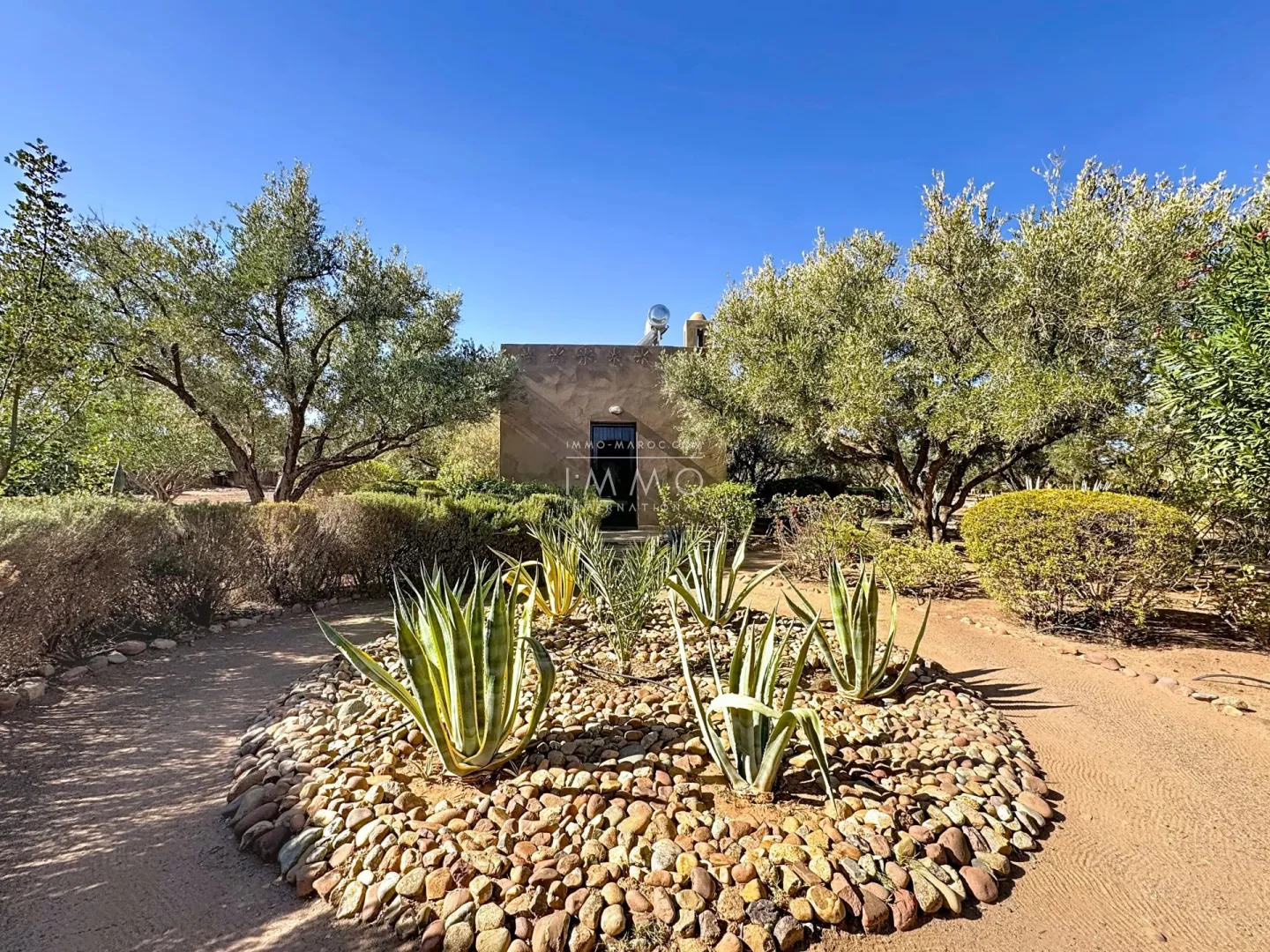 Magnífica propiedad de una sola planta con impresionantes vistas del atlas