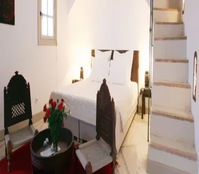 compra riad hostal de Marrakech a menos de 10 minutos en lugar de Kasbah