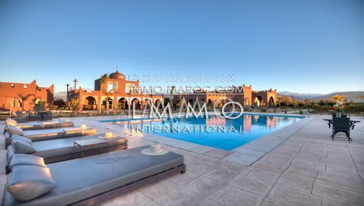 Venta casa de lujo Marrakech Marruecos exterior elegante Ruta Amizmiz