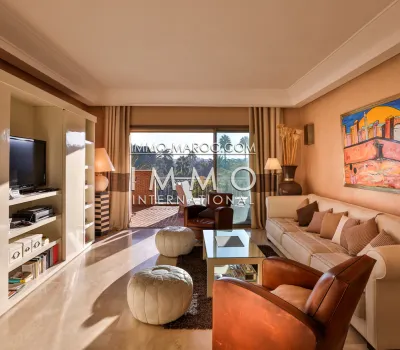 Apartamento de lujo con terraza y vistas al jardín