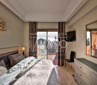 Apartamento de lujo con terraza y vistas al jardín