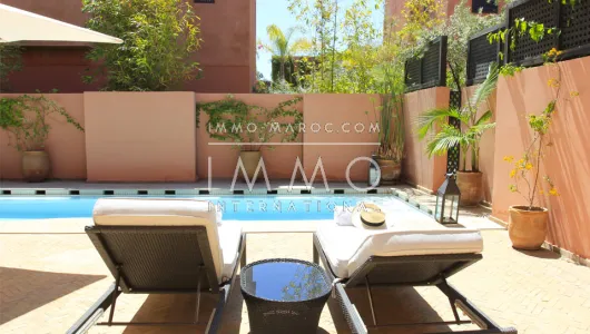 En venta lujoso riad con piscina amueblada.