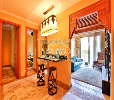 Venta apartamento con piscina y jardín en la palma de la mano.