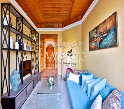 Venta apartamento con piscina y jardín en la palma de la mano.