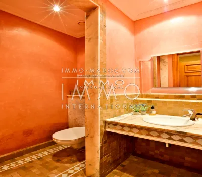 Venta apartamento con piscina y jardín en la palma de la mano.