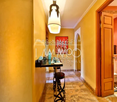 Venta apartamento con piscina y jardín en la palma de la mano.