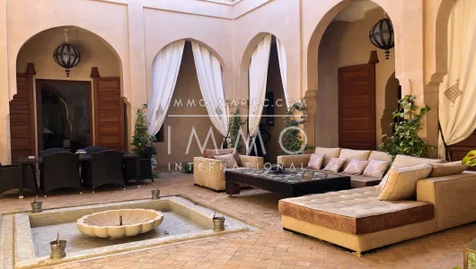 Location villa Contemporain Marrakech Extérieur Ecole américaine Route Ouarzazate