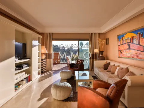 Apartamento de lujo con terraza y vistas al jardín