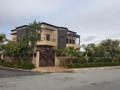 Villa en venta Marruecos limpia Marrakech Centro de la ciudad Targa